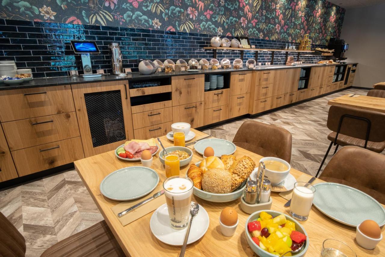 Riku Hotel 罗伊特林根 外观 照片